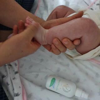 mom e 맘이 내추럴 베이비 케어 크림+바디오일 — 5점을 준 리뷰어가 2021년 1월 올린 사용 사진