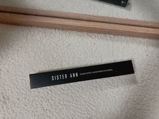 씨스터앤 더블이펙트 워터프루프 아이펜슬 11종 택 1 — 5점을 준 리뷰어가 2022년 1월 올린 사용 사진
