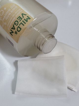 [후르디아] 눈시림없는 올영 립앤아이 리무버 — 3점을 준 리뷰어가 2024년 4월 올린 사용 사진