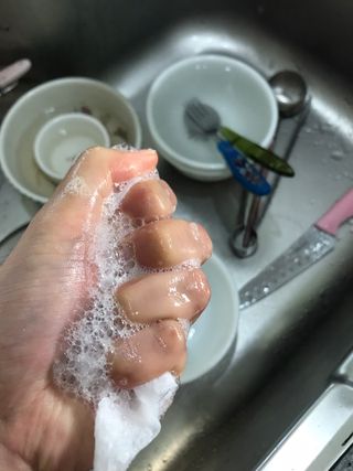 부직포나라 중금속유해물질ZERO 뜯어쓰는 주방 일회용수세미 60매 2매 — 4.5점을 준 리뷰어가 2022년 10월 올린 사용 사진