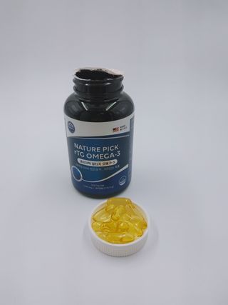 서울약사신협 네이처픽_알티지오메가3_1,205mg x 180캡슐 — 5점을 준 리뷰어가 2021년 9월 올린 사용 사진