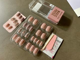 데싱디바 매직프레스 레귤러 스퀘어_6종 중 택 1 — 4점을 준 리뷰어가 2021년 9월 올린 사용 사진