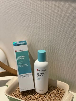 리더스코스메틱 리더스 카밍 바이오틱스 에센스 워터 — 5점을 준 리뷰어가 2022년 5월 올린 사용 사진