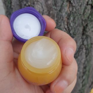 틱톡 [후르디아] 튼입술해결템 올리브영 블루베리 하이드레이팅 허니 립밤 — 5점을 준 리뷰어가 2023년 11월 올린 사용 사진