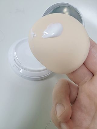 소이베베X신비아파트 모이스쳐 선팩트 SPF50+ PA+++ — 5점을 준 리뷰어가 2023년 4월 올린 사용 사진