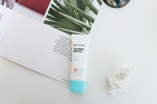 리더스코스메틱 리더스 카밍 바이오틱스 선 에센스 SPF 50+ PA++++ — 5점을 준 리뷰어가 2022년 7월 올린 사용 사진