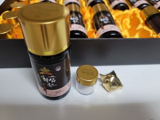 서울약사신협_프리미엄황삼골드_3.75g x 12환+75mgx12병 — 5점을 준 리뷰어가 2021년 1월 올린 사용 사진