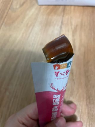 [몸엔용] 녹용 담은 탱탱 콜라겐 녹용 콜라겐 젤리 15g x 20포 — 5점을 준 리뷰어가 2022년 4월 올린 사용 사진