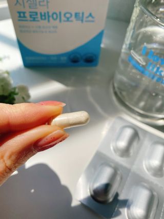 [지셀라] 프로바이오틱스 100억 유산균 보장 (1개월분 / 350mg X 30캡슐) — 5점을 준 리뷰어가 2023년 4월 올린 사용 사진