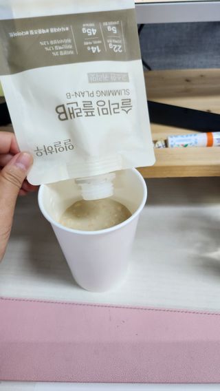 일일하우 슬리밍 플랜B 고소한 귀리맛, 진한 카카오맛 (체중조절식) — 4.5점을 준 리뷰어가 2023년 7월 올린 사용 사진