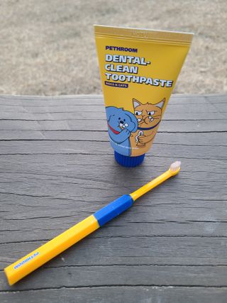 Pethroom 페스룸 PETHROOM DENTAL CARE SET 페스룸 덴탈 케어 세트 / 덴탈 클린 칫솔 + 덴탈 클린 치약 — 5점을 준 리뷰어가 2020년 12월 올린 사용 사진