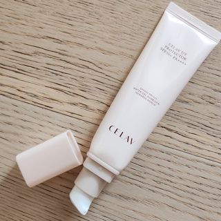 프리마인 선크림만 바꿨을 뿐인데 매일 물 2L챙겨먹고 기초케어 완벽하게 한 물빛피부 완성,셀라브UV프로텍터 — 5점을 준 리뷰어가 2023년 7월 올린 사용 사진