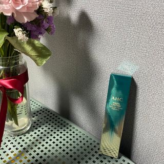 [NEW 탄력유턴 아이크림] AHC 유스 래스팅 리얼 아이크림 포 페이스 — 5점을 준 리뷰어가 2021년 3월 올린 사용 사진