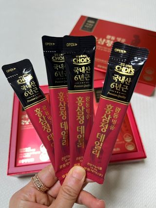 광동생활건강 광동 명품 홍삼정데일리 10mL x 30포 — 4.5점을 준 리뷰어가 2023년 4월 올린 사용 사진