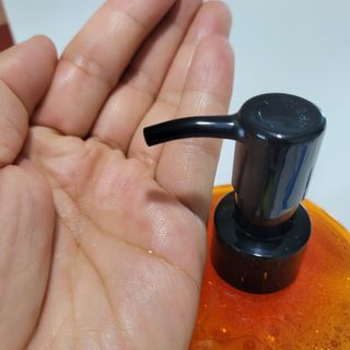 아소윤 기분좋은 향기 부드러운 거품 스파맨션 바디클렌져 5종 중 택1 + 마리아띠 샴푸두피볼 3종 중 1 랜덤발송 — 5점을 준 리뷰어가 2021년 8월 올린 사용 사진
