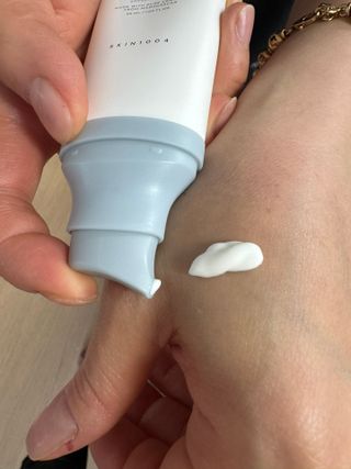MF[스킨1004] 마다가스카르 센텔라 히알루-시카 워터핏 선세럼 50ml — 5점을 준 리뷰어가 2024년 5월 올린 사용 사진
