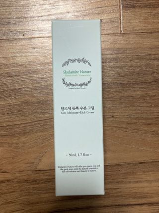 술람미네이처 자연주의 화장품ㅣ속보습 충전 + 민감/트러블 피부 진정 - 알로에 듬뿍 수분 크림 50ml — 4.5점을 준 리뷰어가 2022년 6월 올린 사용 사진