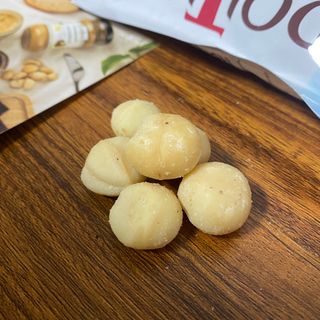 도이퉁 마카다미아 넛 90g  로얄 마카넛 오리지널 쏠트 허니 — 4.5점을 준 리뷰어가 2021년 3월 올린 사용 사진