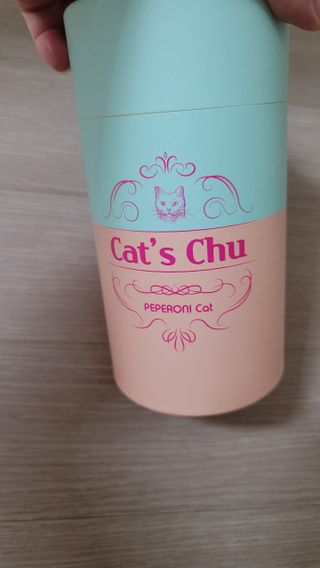 페페로니 잘 먹는 캣츄 - 무항생제 닭고기 12개 + 알래스카 연어 12개 — 5점을 준 리뷰어가 2021년 7월 올린 사용 사진