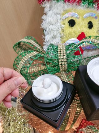 오투에니원 갈락토미세스 비타민 C 프리미엄 블랙스완 크림 50g — 5점을 준 리뷰어가 2022년 12월 올린 사용 사진