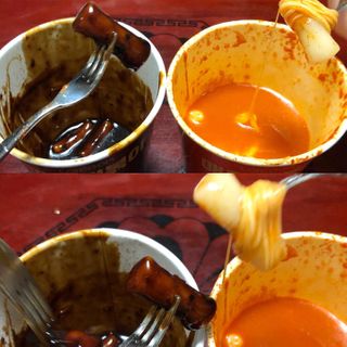 유비쿡 컵떡볶이 매운컵떡볶이2개/ 짜장컵떡볶이 2개  총 4개세트 — 4.5점을 준 리뷰어가 2021년 3월 올린 사용 사진