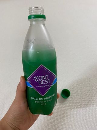 몽베스트 Montbest with Sparkling water Plain 20병 — 5점을 준 리뷰어가 2022년 7월 올린 사용 사진