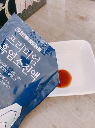 참앤들황토농원 국내산 흑염소를 정성스럽게 담은, 프리미엄 흑염소 진액 70ml x 30포 1박스 — 4점을 준 리뷰어가 2023년 1월 올린 사용 사진
