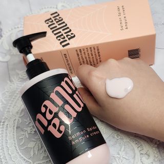 난나 살몬 스파이더 검버섯 미백 톤업 화이트닝 연어 앰플 크림 300ml 대용량 — 4점을 준 리뷰어가 2022년 11월 올린 사용 사진