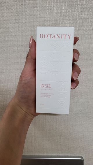 보타니티 촉촉수분자차 아쿠아핏 선 에센스 50ml + 보송톤업자차 징크 선 로션 50ml SPF50+ PA++++ (4/25) — 5점을 준 리뷰어가 2022년 4월 올린 사용 사진