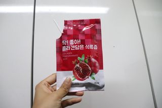 미쁨생활건강 콜라겐 담은 석류즙 70ml x 30포 — 5점을 준 리뷰어가 2021년 9월 올린 사용 사진