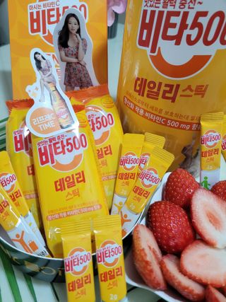 광동생활건강 [광동] 제니비타민C 비타500데일리스틱 180포+제니등신대+제니스티커 — 5점을 준 리뷰어가 2021년 12월 올린 사용 사진
