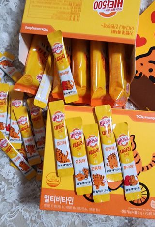 광동제약 [광동] 비타500데일리스틱 70포X2개 + 뚱랑이엽서 + 쇼핑백 증정 — 5점을 준 리뷰어가 2022년 10월 올린 사용 사진