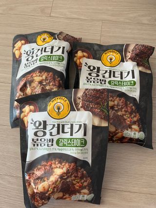 한성기업 무볼레 왕건더기 볶음밥 갈릭스테이크 — 5점을 준 리뷰어가 2021년 10월 올린 사용 사진
