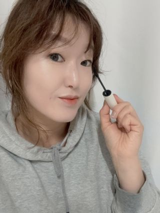 더소설 소설 블랙아이래쉬 세럼 10g(SOSEOL BLACK EYELASH SERUM 10g) — 5점을 준 리뷰어가 2023년 12월 올린 사용 사진