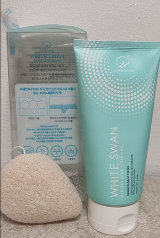 오투에니원 화이트 스완 퍼펙트 폼 클렌징 150g 퍼프증정 — 5점을 준 리뷰어가 2022년 12월 올린 사용 사진