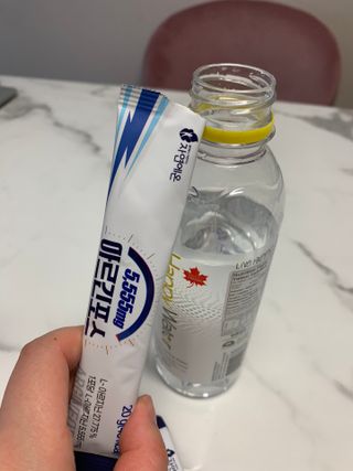 자연에온 아르긴포스 L-아르기닌 5555mg 스틱 15개입 1박스 — 5점을 준 리뷰어가 2021년 4월 올린 사용 사진