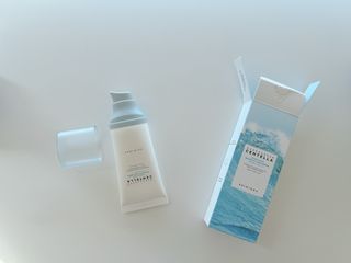 [스킨1004] 마다가스카르 센텔라 히알루-시카 워터핏 선세럼 50ml — 5점을 준 리뷰어가 2024년 5월 올린 사용 사진