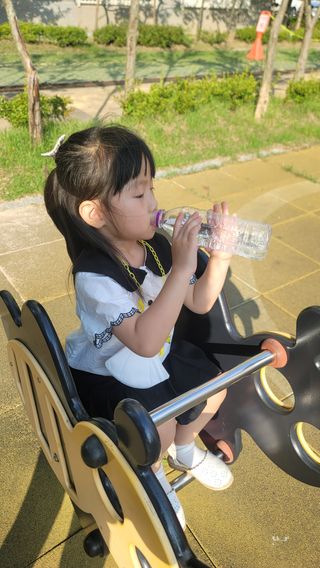 몽베스트 [MONTBEST]위드어스 500mL 20병 — 4.5점을 준 리뷰어가 2022년 8월 올린 사용 사진
