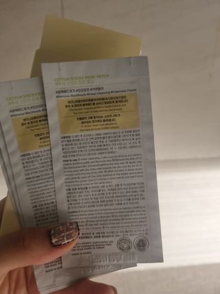 세뚜아(Cettua) 세뚜아 스티키 포어 패치 Cettua Sticky Pore Patch — 5점을 준 리뷰어가 2023년 10월 올린 사용 사진