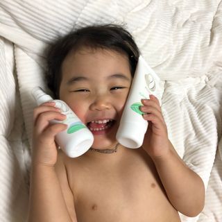 mom e 맘이 내추럴 베이비 케어 크림+바디오일 — 3점을 준 리뷰어가 2021년 1월 올린 사용 사진