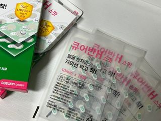 [큐어반H 스팟] 자외선 99프로 차단되는 스틱타입 스팟밴드(1팩 / 66매입) — 5점을 준 리뷰어가 2022년 11월 올린 사용 사진