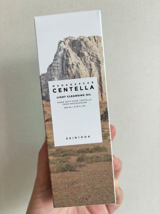 스킨1004 [SKIN1004] 마다가스카르 센텔라 라이트 클렌징 오일 200ml — 5점을 준 리뷰어가 2024년 8월 올린 사용 사진
