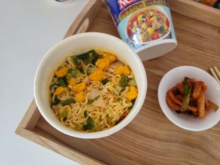 NISSIN 닛신 컵누들  4종 - 씨푸드오리지날, 씨푸드 스파이시, 씨푸드 커리, 씨푸드 XO소스 — 5점을 준 리뷰어가 2022년 2월 올린 사용 사진