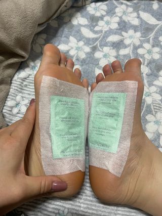 [레제르] 아로마 수액패치 발패치 10매입 - 라벤더향/유칼립투스향/대나무향 — 3.5점을 준 리뷰어가 2022년 2월 올린 사용 사진