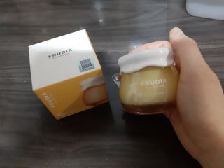 [후르디아] 미백 기능성 감귤 브라이트닝 크림 — 5점을 준 리뷰어가 2021년 4월 올린 사용 사진