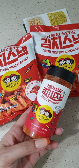 [서울시스터즈] 김치시즈닝 국내 최초 뿌려먹는 김치파우더 100g 1개+ 신제품 김치스낵 90g 2개 — 5점을 준 리뷰어가 2021년 8월 올린 사용 사진