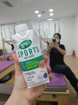셀렉스스포츠 셀렉스 스포츠 웨이 프로틴 복숭아_ 330ml x 12팩 — 4.5점을 준 리뷰어가 2021년 3월 올린 사용 사진