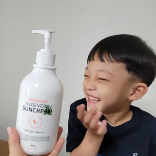 [닥터문] 프리미엄 알로에베라 선크림 500ml — 5점을 준 리뷰어가 2022년 6월 올린 사용 사진