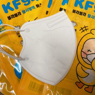 아토팜 블라블라 황사방역 마스크 KF94 — 3점을 준 리뷰어가 2021년 10월 올린 사용 사진