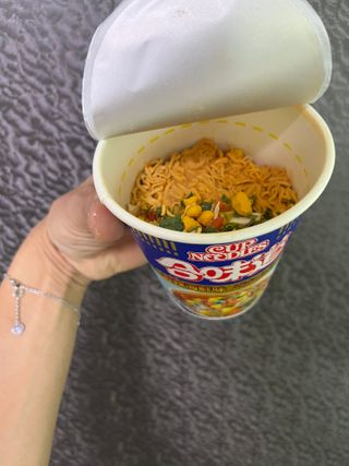 NISSIN 닛신 컵누들  4종 - 씨푸드오리지날, 씨푸드 스파이시, 씨푸드 커리, 씨푸드 XO소스 — 5점을 준 리뷰어가 2023년 1월 올린 사용 사진